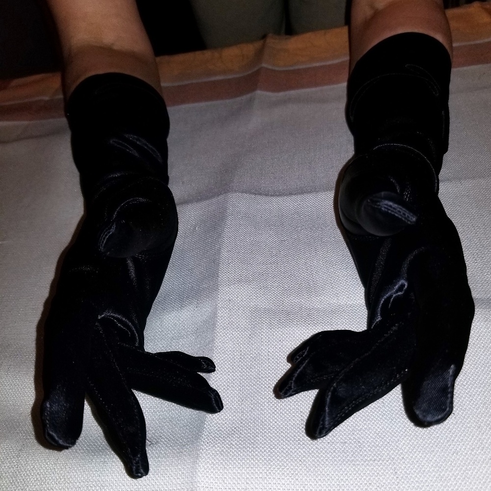 BLACK SATIN EVENING GLOVES SIZE 6 - 6 1/2 Made in Italy NWOT